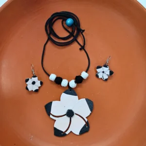 গলা ও কানের সেট (কাঠের)